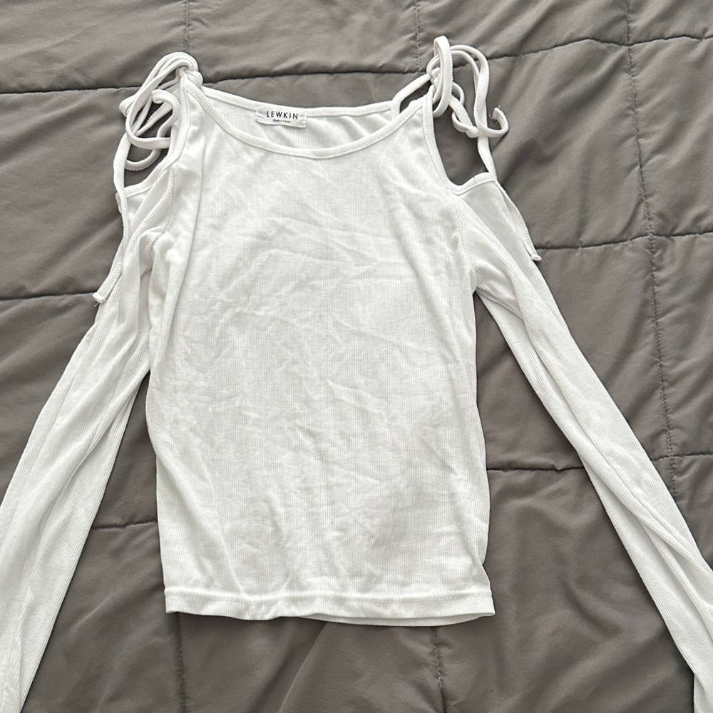 Off shoulder tie up shirt